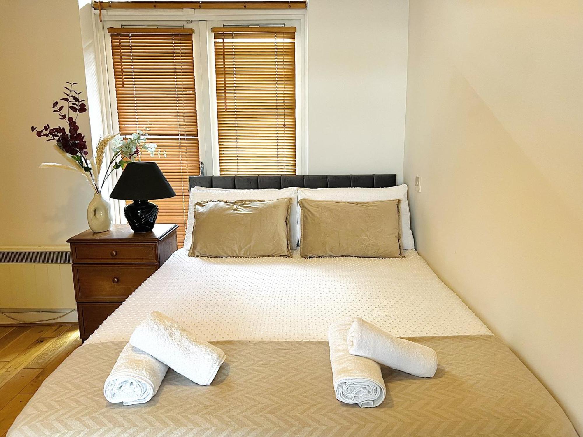 Cosy River View Flat At Temple Bar Dublin Exterior photo