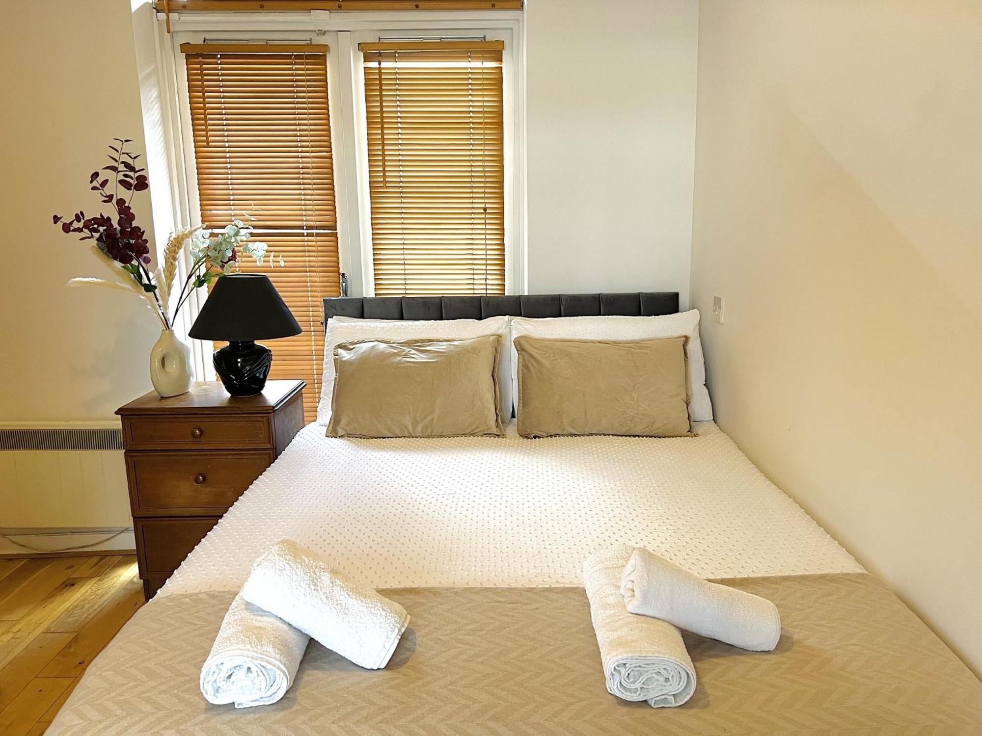 Cosy River View Flat At Temple Bar Dublin Exterior photo